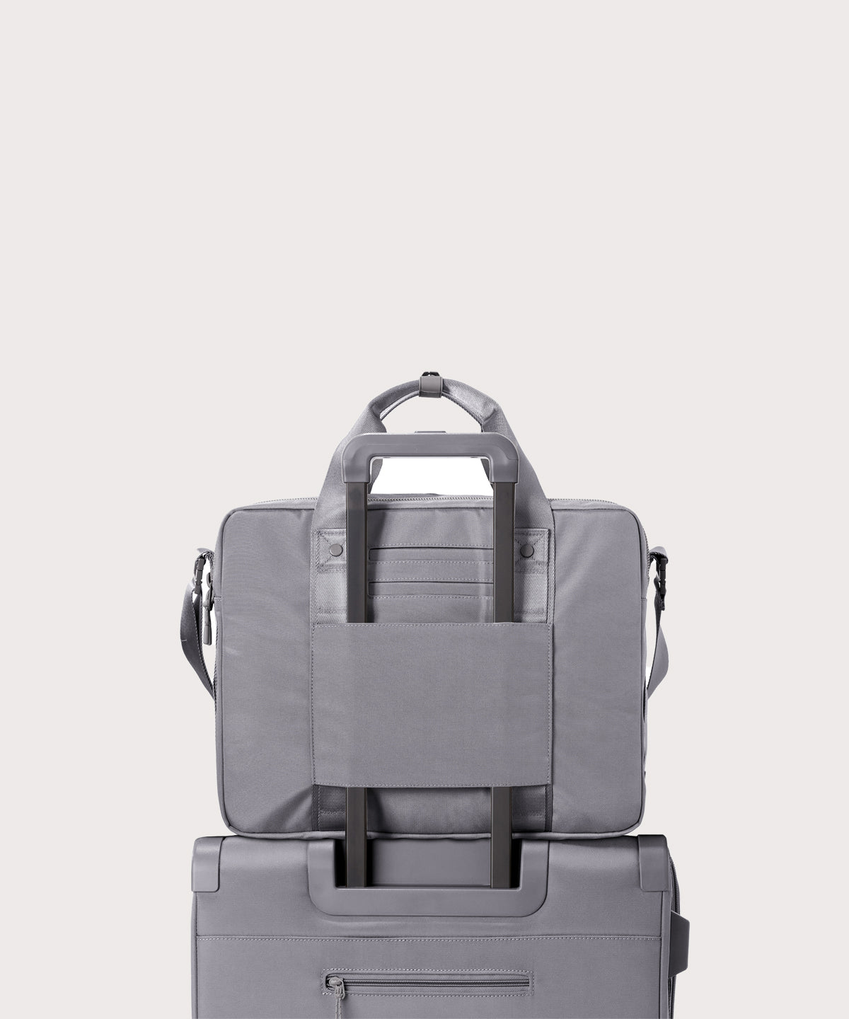 Berlin Travel Brief in Ash